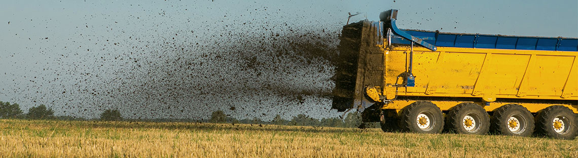 Feld Gülle düngen Nitrat
