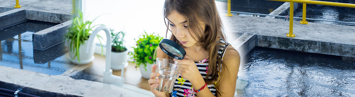 Kind Wasserglas Wasserwerk